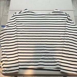 Women’s Old Navy shirt.